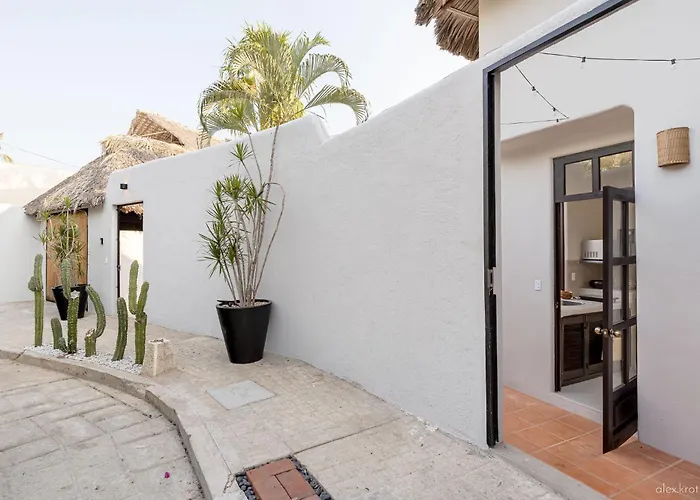 Casa Nopal-Private Pool, Chic, Steps From Beach