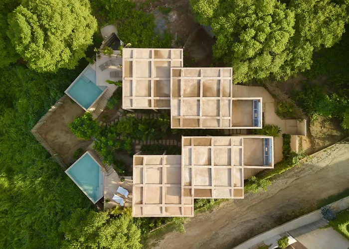 Casa Naya
