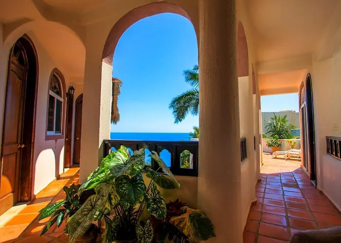 Casa De La Paz - Beautiful Beachfront Villa