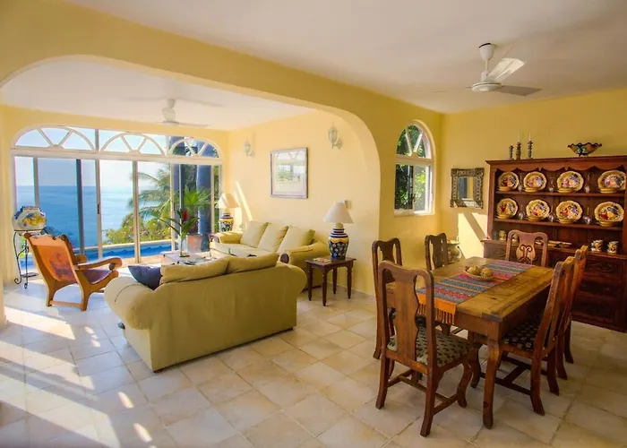 Casa De La Paz - Beautiful Beachfront Villa